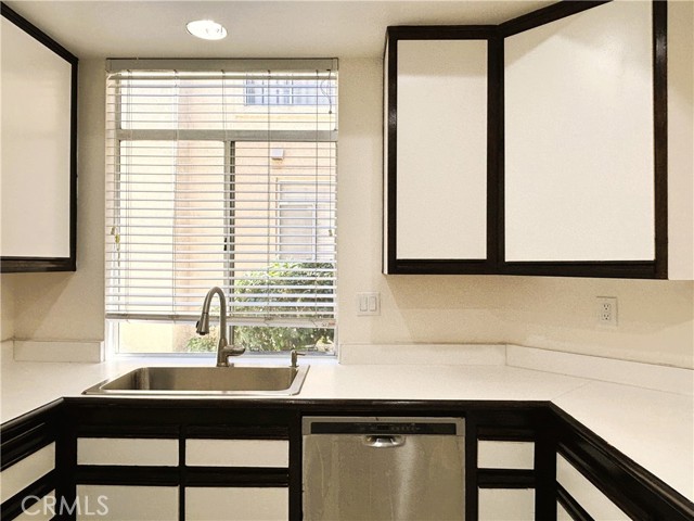 Detail Gallery Image 4 of 12 For 3100 Puesta Del Sol Ct #103,  Corona,  CA 92882 - 3 Beds | 2/1 Baths