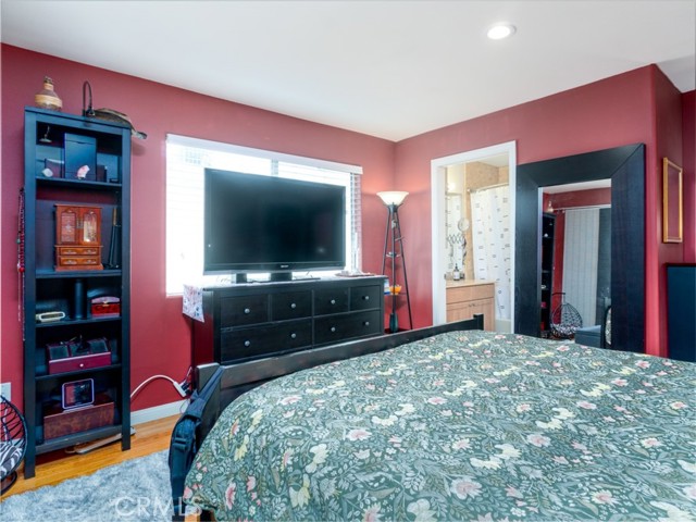Detail Gallery Image 14 of 24 For 15053 Victory Bld #13,  Van Nuys,  CA 91411 - 2 Beds | 3 Baths