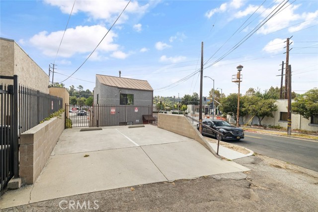 Image 31 of 41 For 1063 Colorado Boulevard