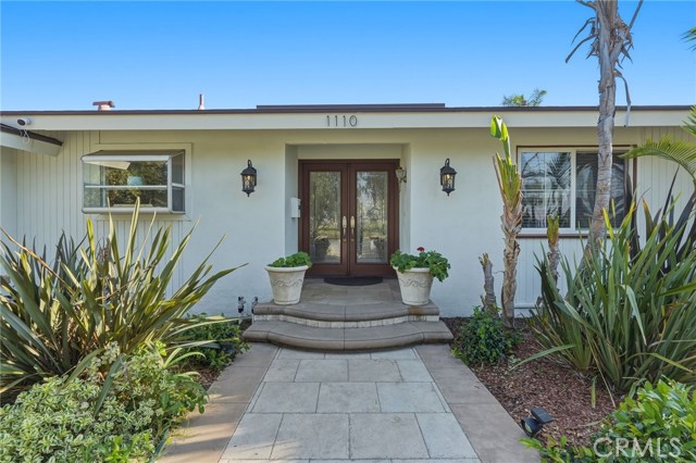 1110 E Meats Ave, Orange CA: https://media.crmls.org/medias/887a6bcb-7388-4e67-86c1-948a33da82b4.jpg