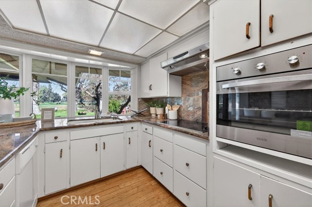 Detail Gallery Image 23 of 74 For 5867 E Club View, Fresno,  CA 93727 - 4 Beds | 2/1 Baths