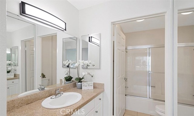 Detail Gallery Image 6 of 15 For 5565 Canoga Ave #120,  Woodland Hills,  CA 91367 - 1 Beds | 1 Baths