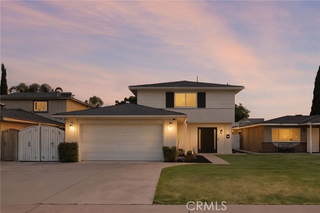 805 S Plymouth Place, Anaheim CA: https://media.crmls.org/medias/887d0ac9-039f-4dec-a8a9-09daf8a6a213.jpg