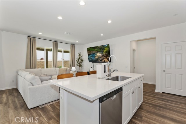 Detail Gallery Image 9 of 24 For 7672 Kuvera Bend, Riverside,  CA 92507 - 3 Beds | 2 Baths