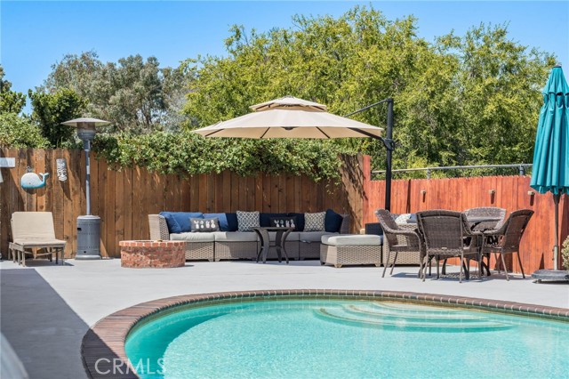 Detail Gallery Image 2 of 45 For 1935 Adobe Ave, Corona,  CA 92882 - 3 Beds | 2 Baths