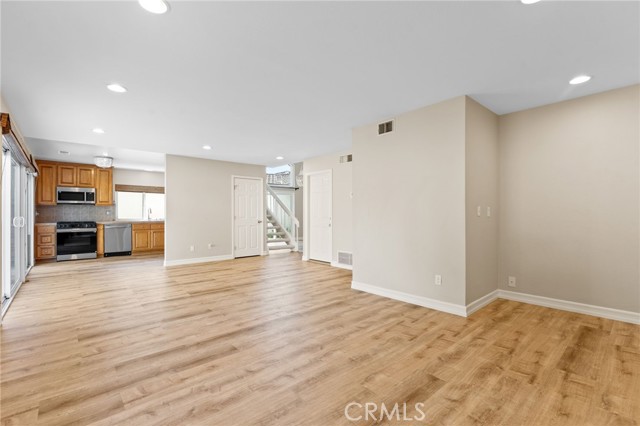 Detail Gallery Image 11 of 25 For 10 Poinsettia, Irvine,  CA 92604 - 3 Beds | 2/1 Baths