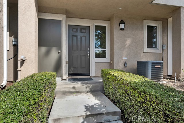 Detail Gallery Image 9 of 38 For 14665 Sherman Way, Van Nuys,  CA 91405 - 3 Beds | 3 Baths