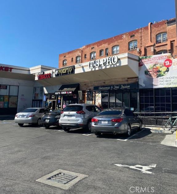 1809 Cahuenga, Hollywood CA: https://media.crmls.org/medias/887edf28-0432-42d6-b605-6ef01f8845a5.jpg