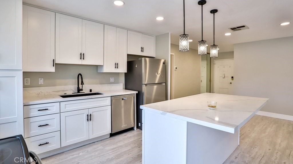 23585  El Cerrito