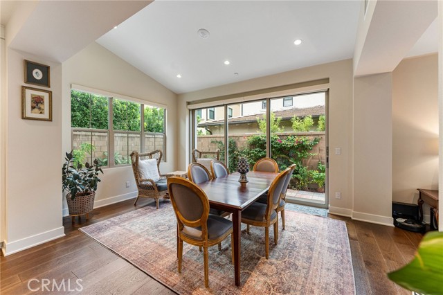 Detail Gallery Image 10 of 28 For 117 Reflection, Irvine,  CA 92620 - 4 Beds | 3/1 Baths