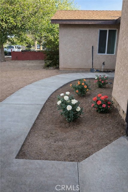 Detail Gallery Image 6 of 20 For 38527 Pond, Palmdale,  CA 93550 - 4 Beds | 2 Baths