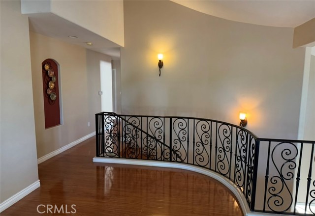 Detail Gallery Image 7 of 14 For 10007 White Oak, Northridge,  CA 91325 - 5 Beds | 5 Baths