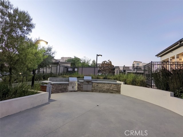 Detail Gallery Image 29 of 30 For 19537 Astor Place, Northridge,  CA 91324 - 2 Beds | 3 Baths