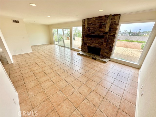 239 Via Socorro, San Clemente CA: https://media.crmls.org/medias/8882d30e-7de4-44fc-934f-36375392ba95.jpg