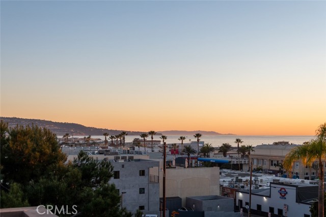 1424 Manhattan Avenue, Hermosa Beach, California 90254, 2 Bedrooms Bedrooms, ,2 BathroomsBathrooms,Residential,Sold,Manhattan,SB22026668