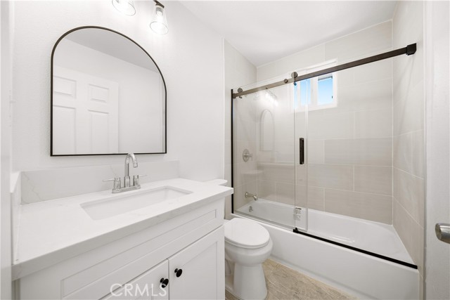 Detail Gallery Image 17 of 33 For 5832 6th Ave, Los Angeles,  CA 90043 - 5 Beds | 4/1 Baths