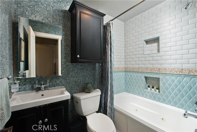 Detail Gallery Image 27 of 54 For 16426 Knollwood Dr, Granada Hills,  CA 91344 - 5 Beds | 4 Baths