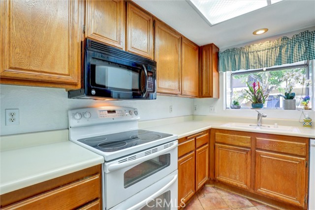 Detail Gallery Image 9 of 28 For 10 Candlewood Ln, Aliso Viejo,  CA 92656 - 2 Beds | 1/1 Baths