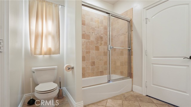 Detail Gallery Image 19 of 50 For 5128 Avenida Hacienda, Tarzana,  CA 91356 - 5 Beds | 4 Baths