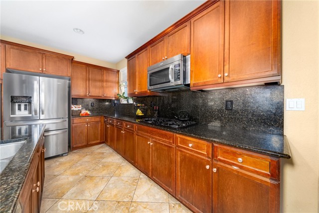 Detail Gallery Image 14 of 52 For 15073 Sagegrove Ln, Fontana,  CA 92336 - 6 Beds | 4/1 Baths