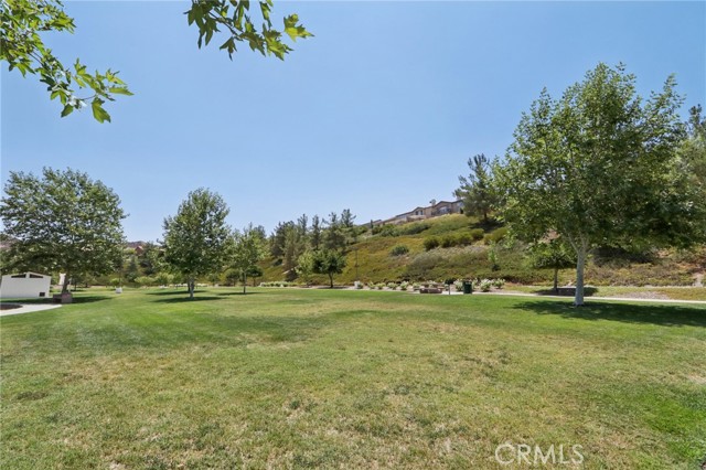27220 Sterling Grove Lane, Canyon Country CA: https://media.crmls.org/medias/88877f19-95f1-4cb7-ba23-23ddec426b13.jpg