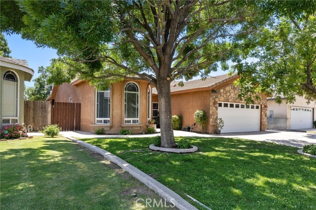 231 Sunny Meadow Drive, Bakersfield CA: https://media.crmls.org/medias/88883d2b-fbde-42d7-aae5-e828168c98d1.jpg