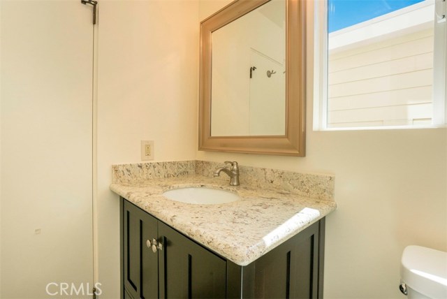1076 Miramar Street, Laguna Beach CA: https://media.crmls.org/medias/888869e1-9794-491b-900a-91bb3a474fa2.jpg