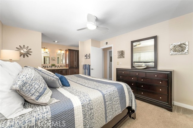 6786 Molokai Drive, Cypress CA: https://media.crmls.org/medias/88889d9e-de4f-4af9-964e-aededc8c823a.jpg