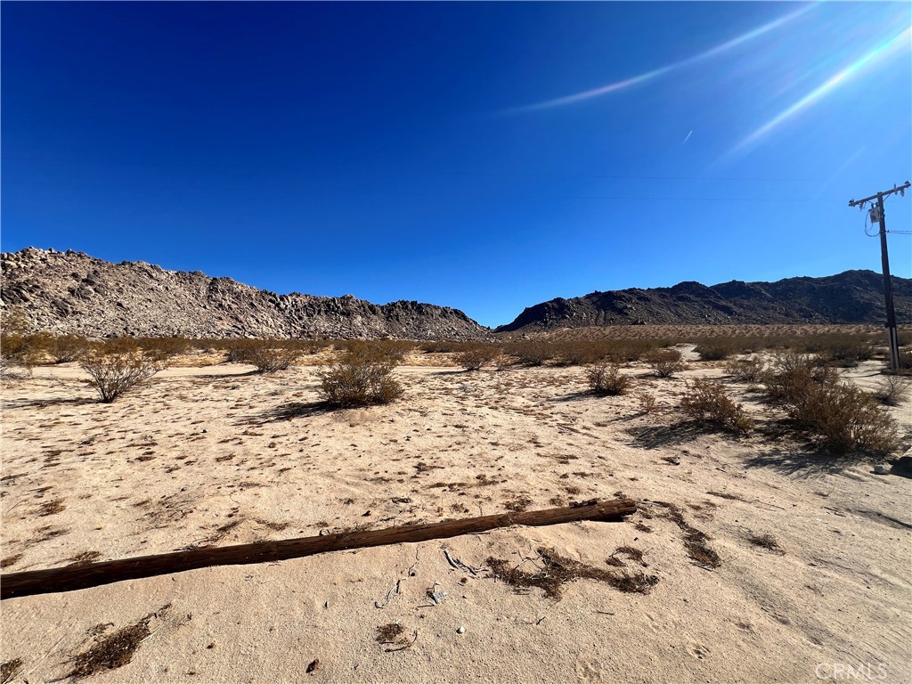 https://media.crmls.org/medias/8888b66c-71fb-40ef-aab5-582c28650b59.jpg?preset=X-Large