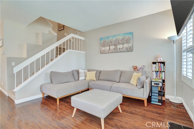 234 Gallery Way, Tustin CA: https://media.crmls.org/medias/8888e2f0-aec5-4381-974a-2e003ac778e5.jpg