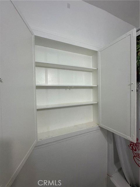 Detail Gallery Image 4 of 15 For 17443 Cohasset St, Van Nuys,  CA 91406 - 2 Beds | 1 Baths