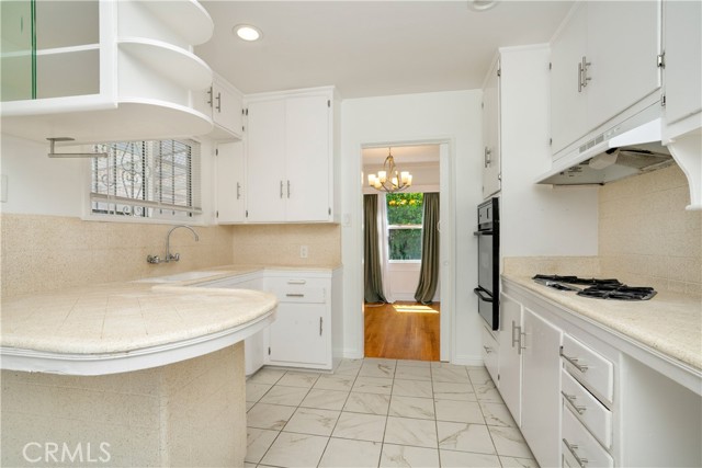 Detail Gallery Image 20 of 35 For 5918 S Fairfax Ave, Los Angeles,  CA 90056 - 4 Beds | 2 Baths