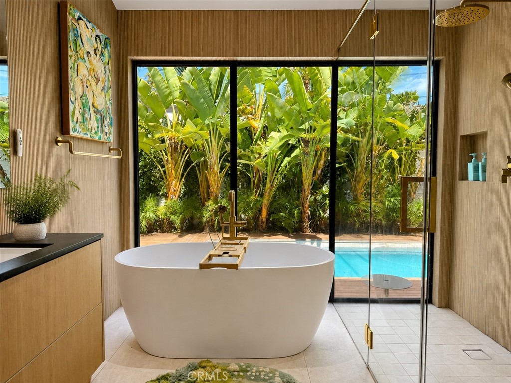 https://media.crmls.org/medias/888a9854-e474-4a99-b05d-68d0f41b677d.jpg?preset=X-Large