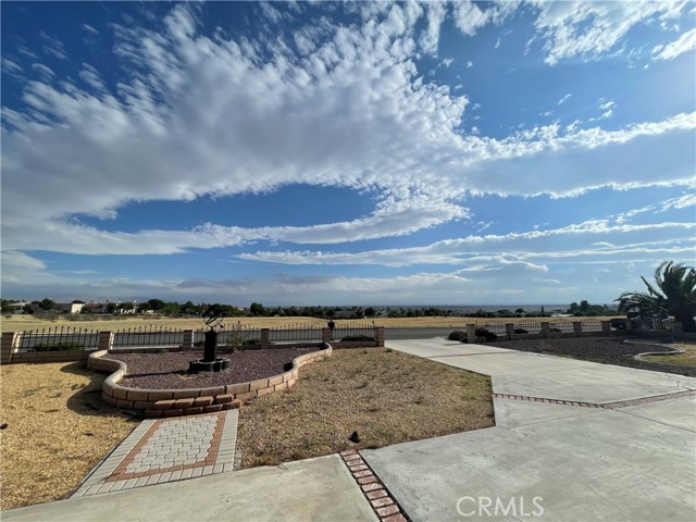 Detail Gallery Image 52 of 56 For 18428 Siskiyou Rd, Apple Valley,  CA 92307 - 3 Beds | 2 Baths