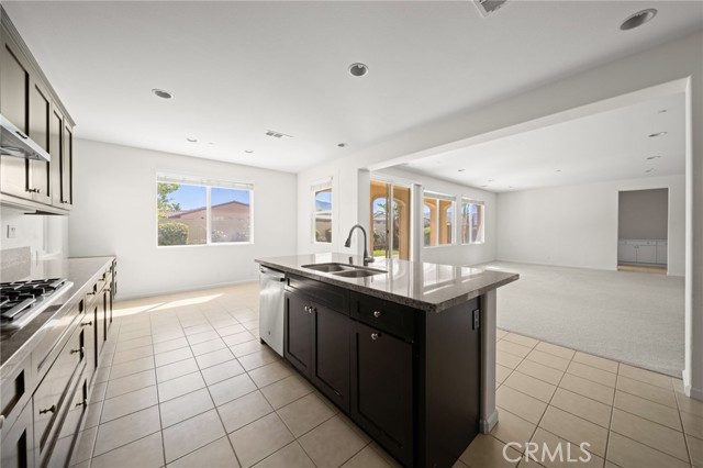 Detail Gallery Image 16 of 55 For 10836 Portofino, Riverside,  CA 92503 - 5 Beds | 3 Baths