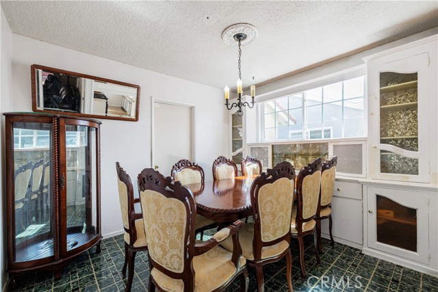 Detail Gallery Image 9 of 29 For 633 S Echo, Anaheim,  CA 92804 - 4 Beds | 2 Baths