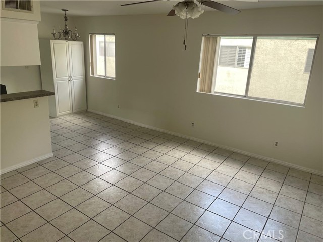 Detail Gallery Image 4 of 18 For 9740 Sepulveda Bld #18,  North Hills,  CA 91343 - 3 Beds | 3 Baths