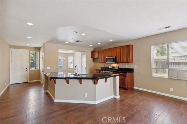 Detail Gallery Image 12 of 33 For 1531 Dome Ave, Madera,  CA 93638 - 4 Beds | 2 Baths