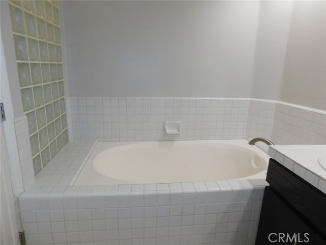 2253 Martin, Irvine CA: https://media.crmls.org/medias/888bbde3-8c0e-42d6-a577-83eff39f28c3.jpg