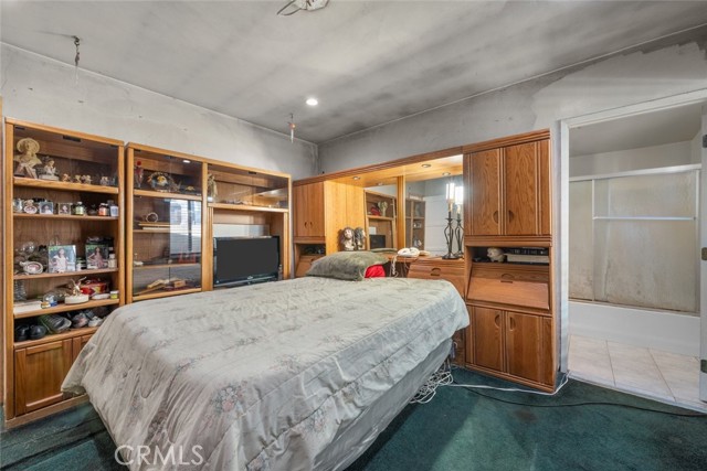 11744 Welby Way, North Hollywood CA: https://media.crmls.org/medias/888bd3bc-9288-4756-8d63-22a749ecdd74.jpg