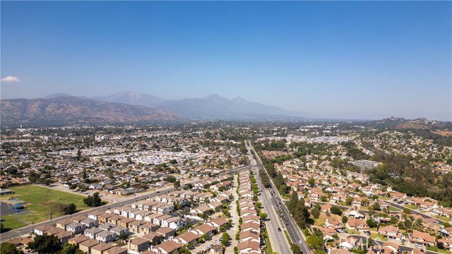 4421 N Sunflower Avenue, Covina CA: https://media.crmls.org/medias/888cb75d-8bde-4b17-94f4-e53f16860c29.jpg