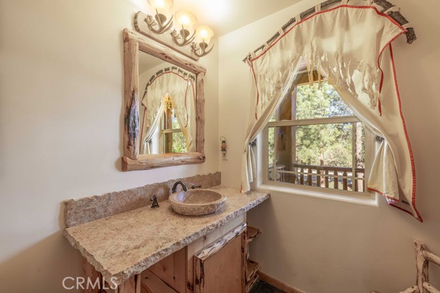 625 Cedar Glen Drive, Big Bear City CA: https://media.crmls.org/medias/888ce7e1-e526-4bbd-a4f1-c9612a559a5b.jpg