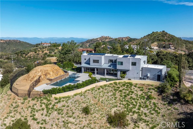 Detail Gallery Image 35 of 42 For 717 Latigo Canyon Rd, Malibu,  CA 90265 - 3 Beds | 3 Baths