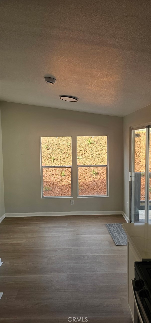 Detail Gallery Image 4 of 23 For 3700 3700 Quartz Canyon #41,  Jurupa Valley,  CA 92509 - 3 Beds | 2 Baths