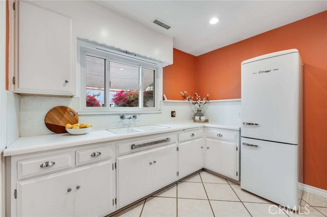 5855 Lemon Avenue, Long Beach CA: https://media.crmls.org/medias/888f333e-7763-4ed6-b5e9-ac5e099fd5e0.jpg