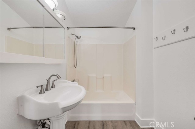 Detail Gallery Image 16 of 17 For 926 Newport Ave #1,  Long Beach,  CA 90804 - 3 Beds | 1 Baths