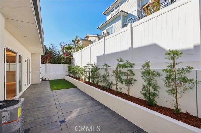 2019 Huntington Lane, B photo 48