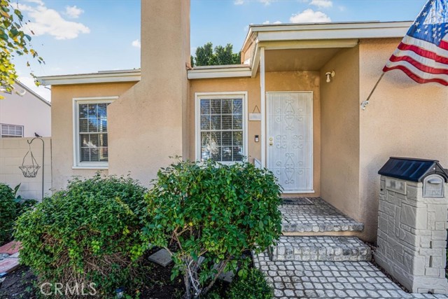 Detail Gallery Image 3 of 28 For 19612 Schoolcraft, Reseda,  CA 91335 - 3 Beds | 1 Baths