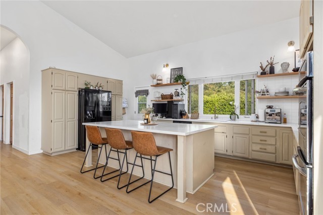 4 Golden Meadow Lane, Fallbrook CA: https://media.crmls.org/medias/88904c2d-e556-4bd1-8d43-67a7d003d991.jpg