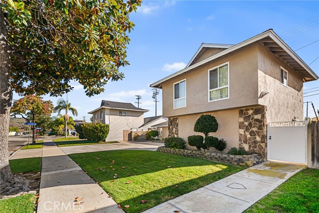 Detail Gallery Image 7 of 39 For 4024 E Del Valle, Orange,  CA 92869 - 5 Beds | 3 Baths